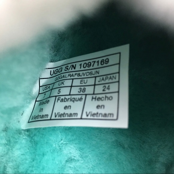 UGG Fluff Yeah Green Fur Sheep Slides Slipper Sandal Women’s Sz 7 New - Picture 6 of 6